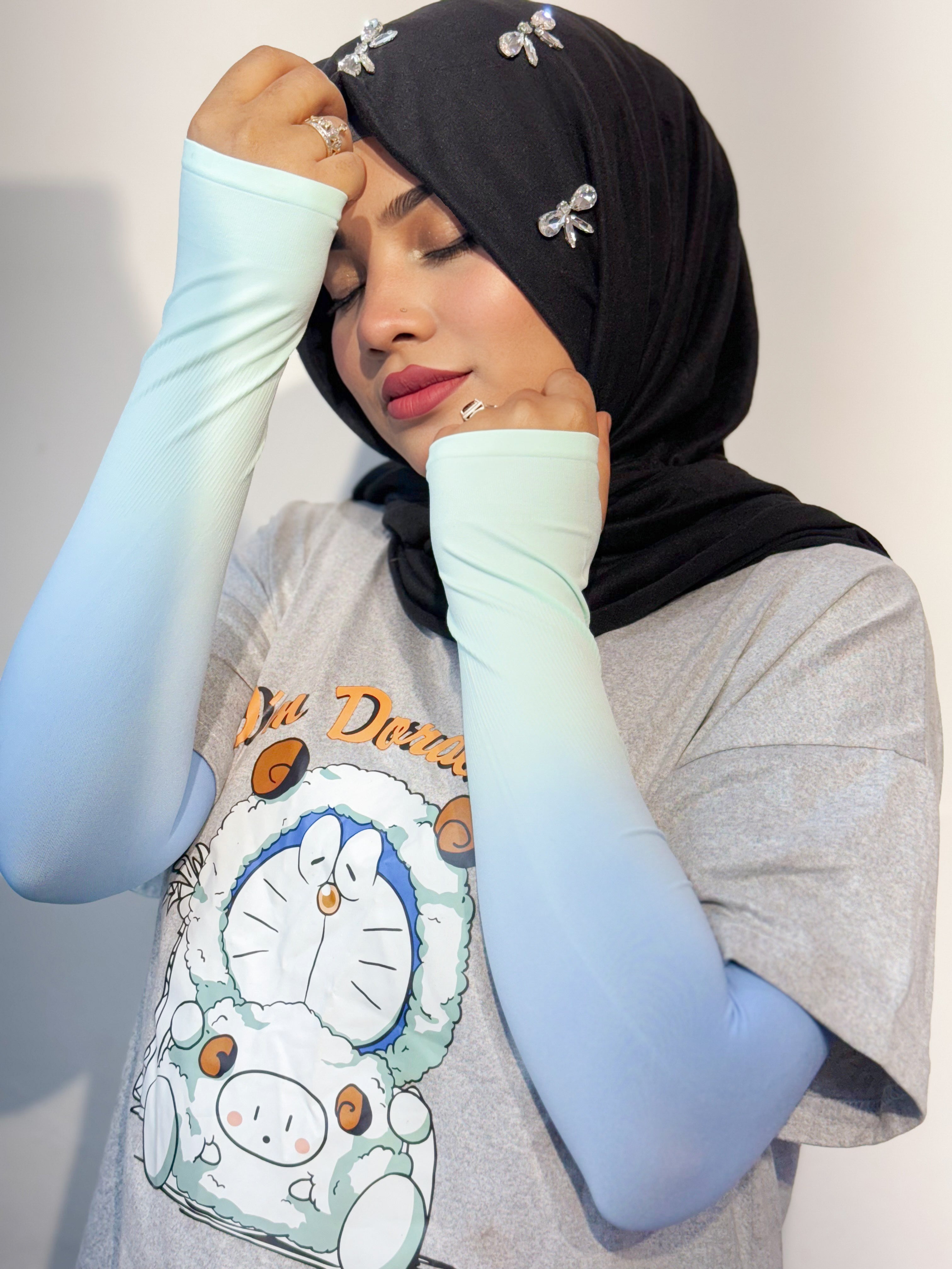 Ice gloves imported Cotton soft finger hole gloves muslim wear gloves( Random Pick )