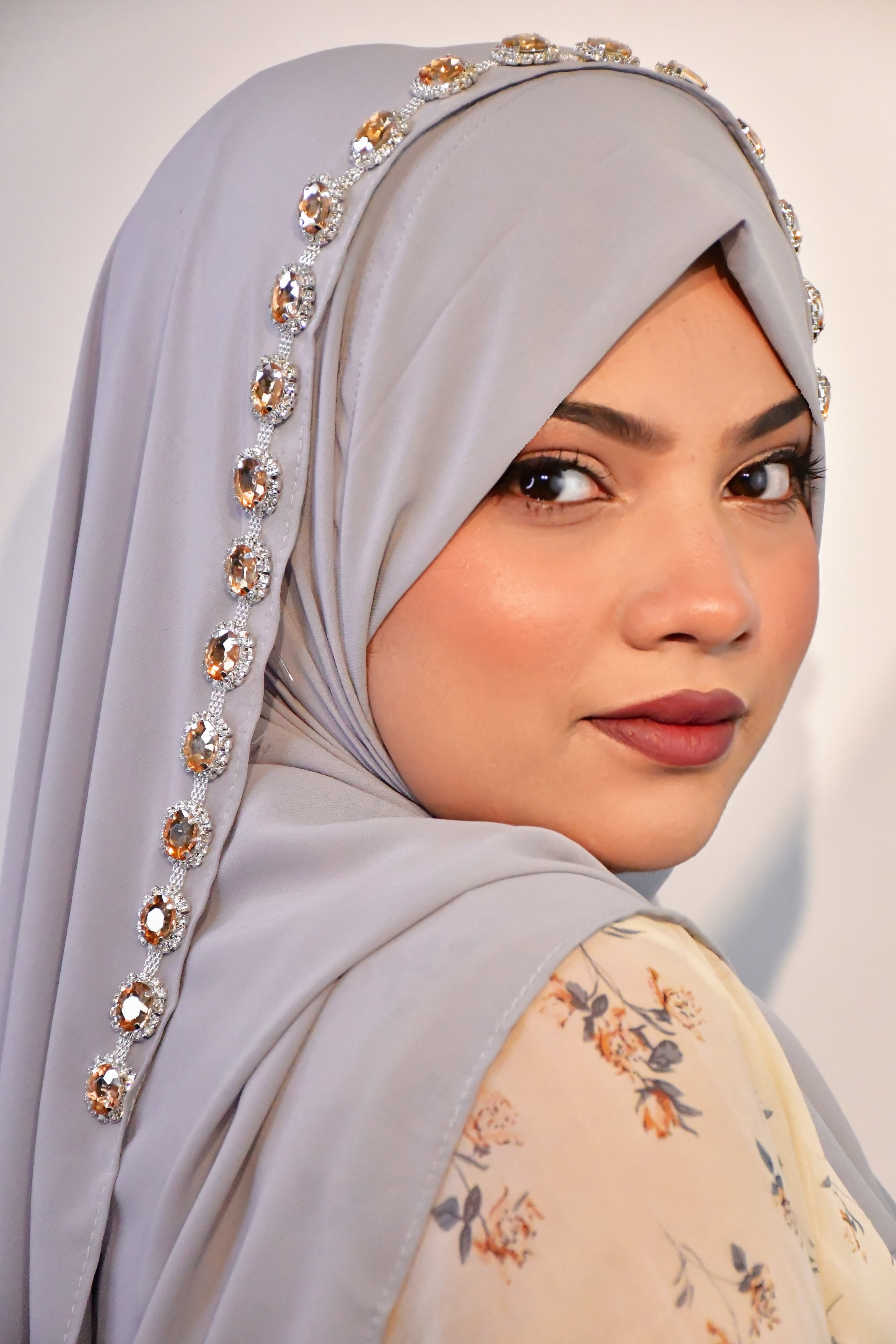 Instant - Ready To Wear/ Makhni Style Luxury Premium Diamond Hijab