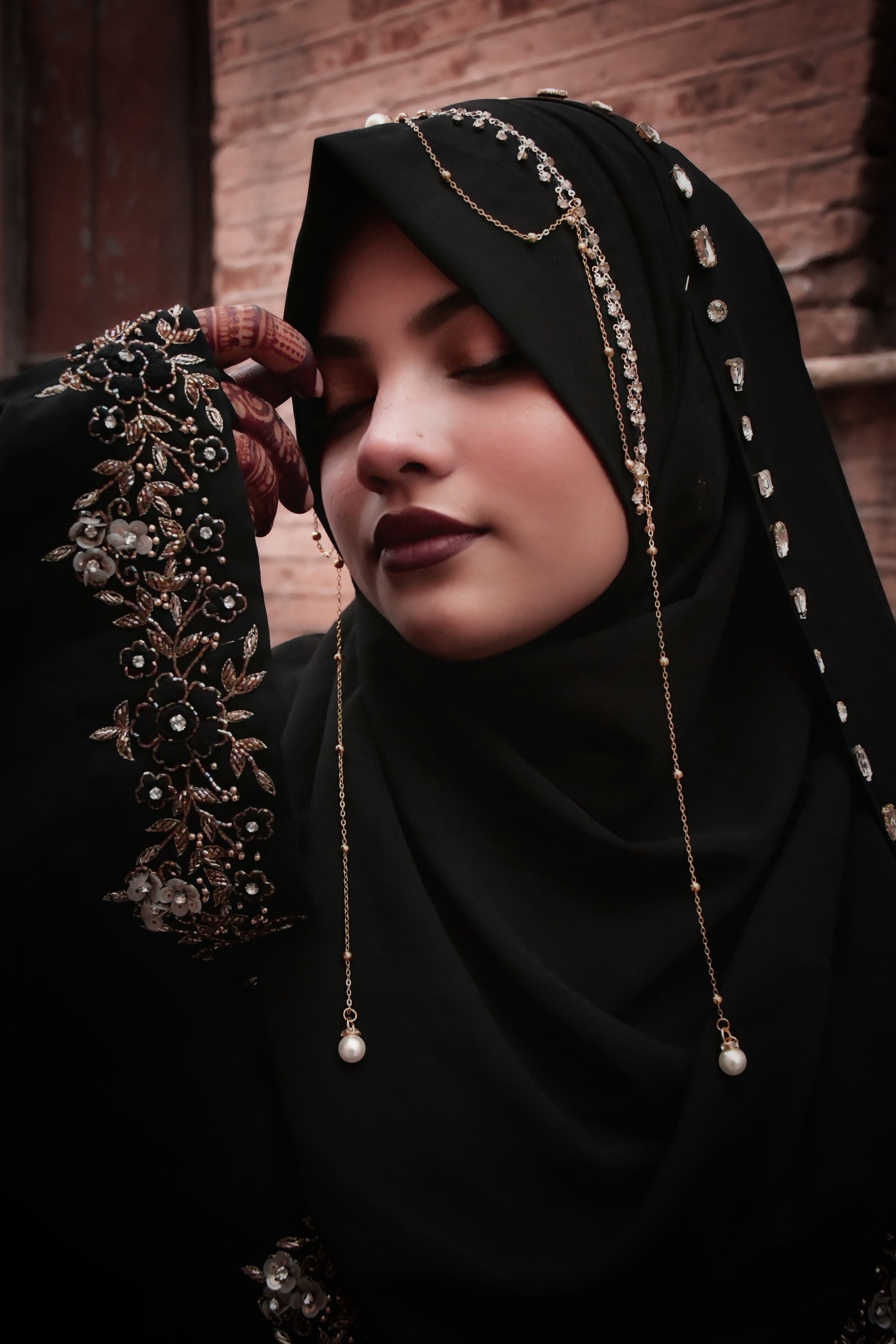 Instant - Black Ready To Wear/ Makhni Style Imported Lace Hijab Collection