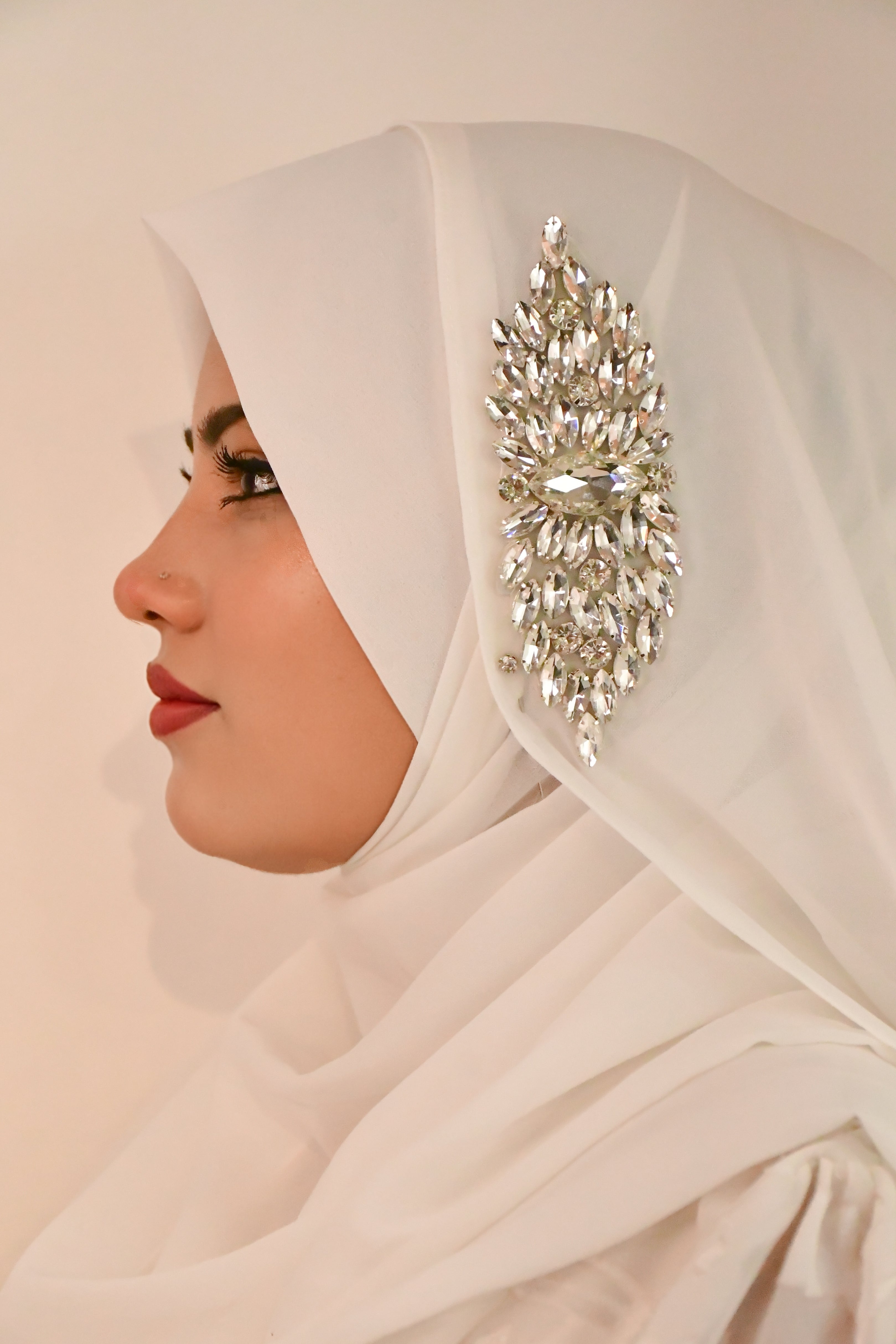 White Diamond Brooch Instant Ready To Wear Makhni Style Hijab