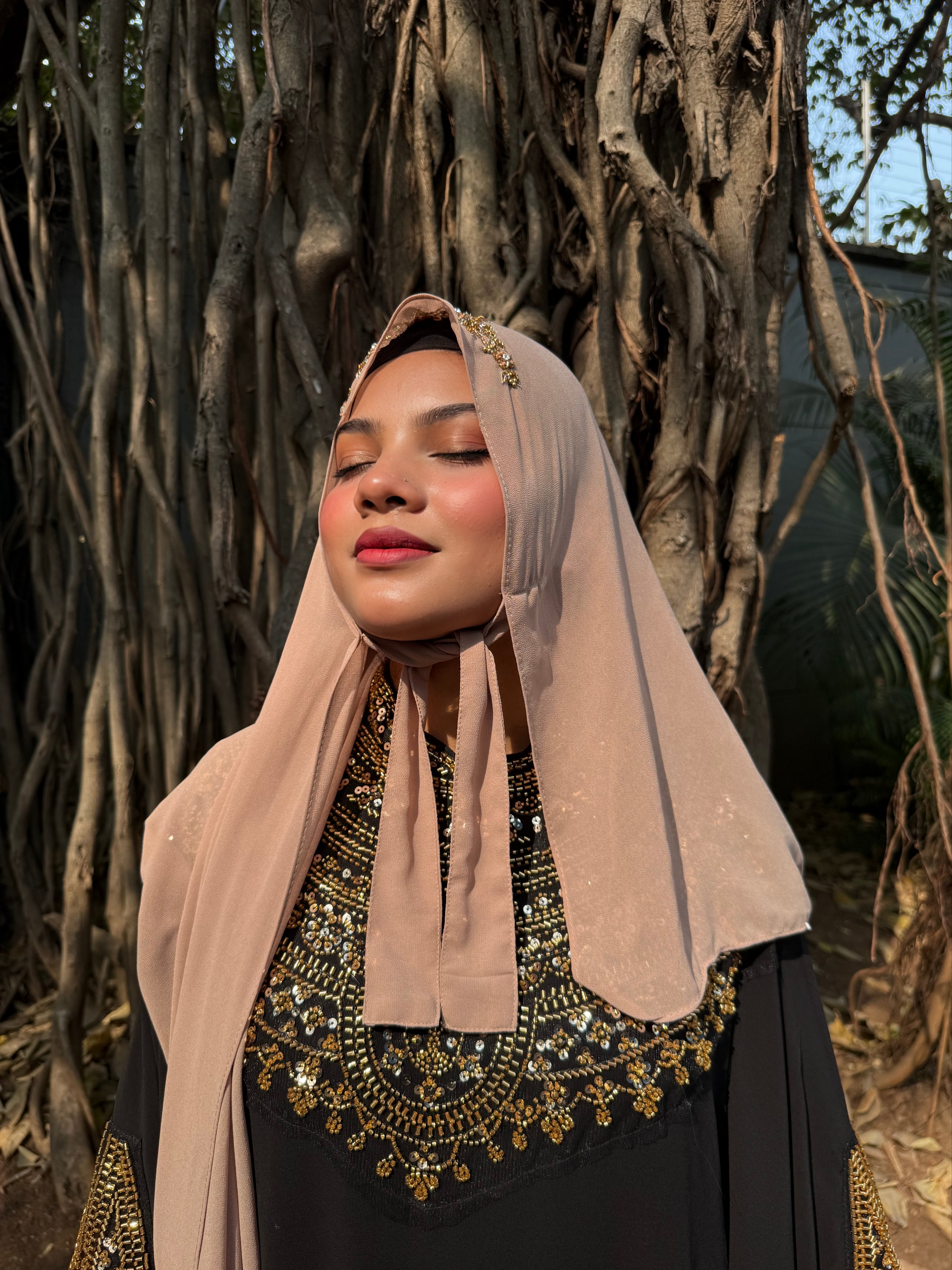TIE BACK INSTANT READY TO WEAR ZARDOZI HANDWORK HIJAB