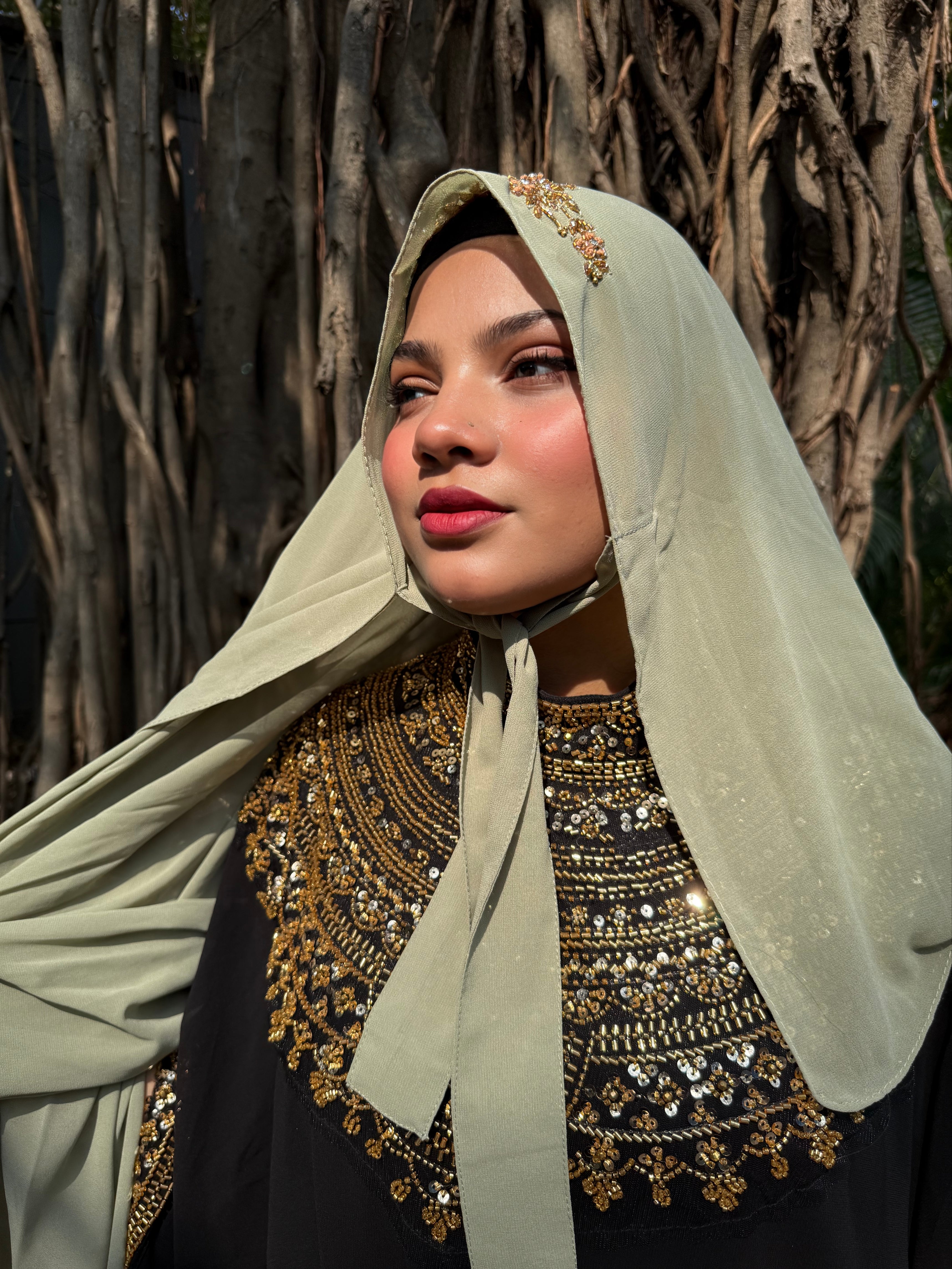 TIE BACK INSTANT READY TO WEAR ZARDOZI HANDWORK HIJAB
