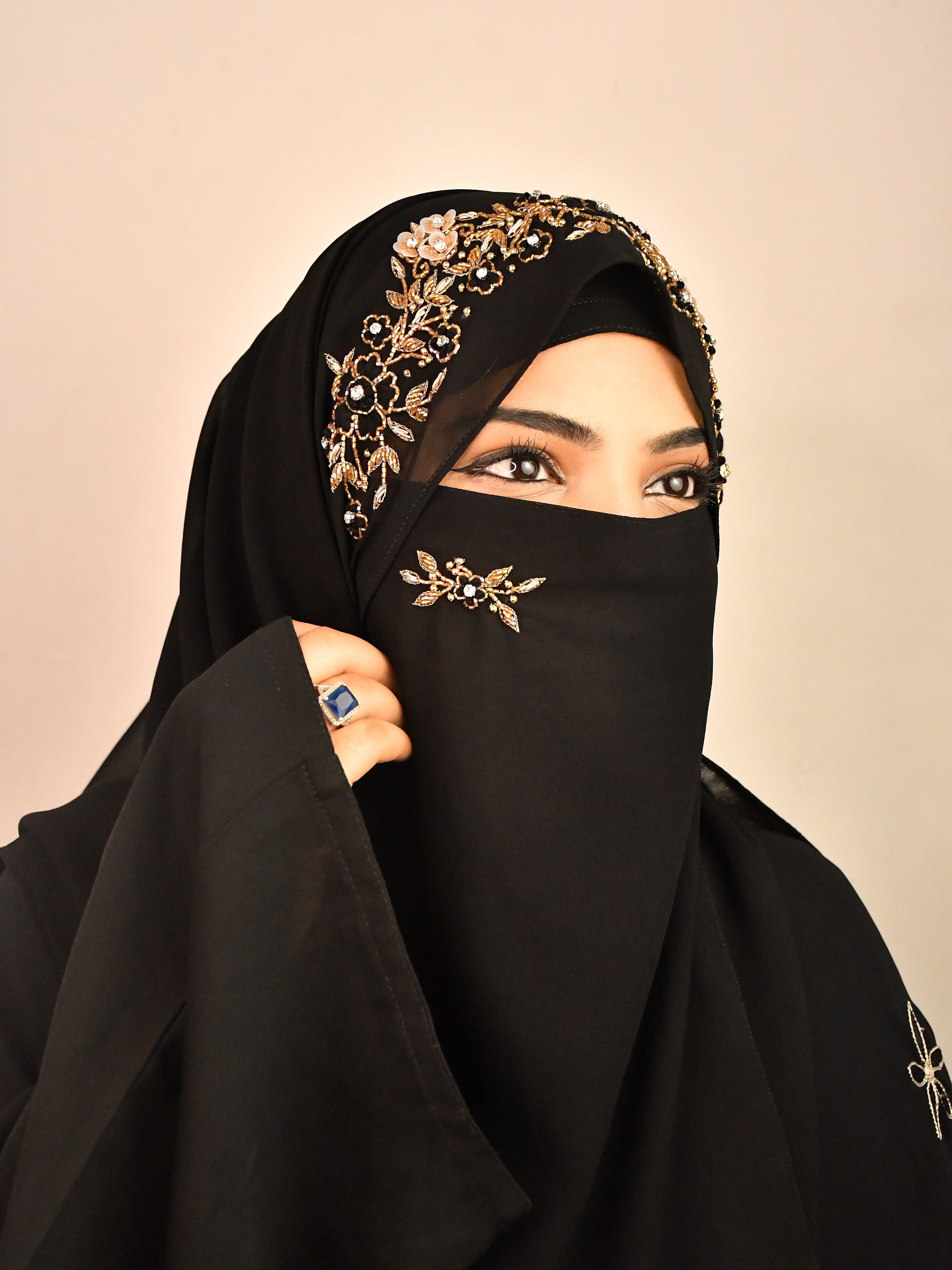 elastc niqab 
ridal niqab 