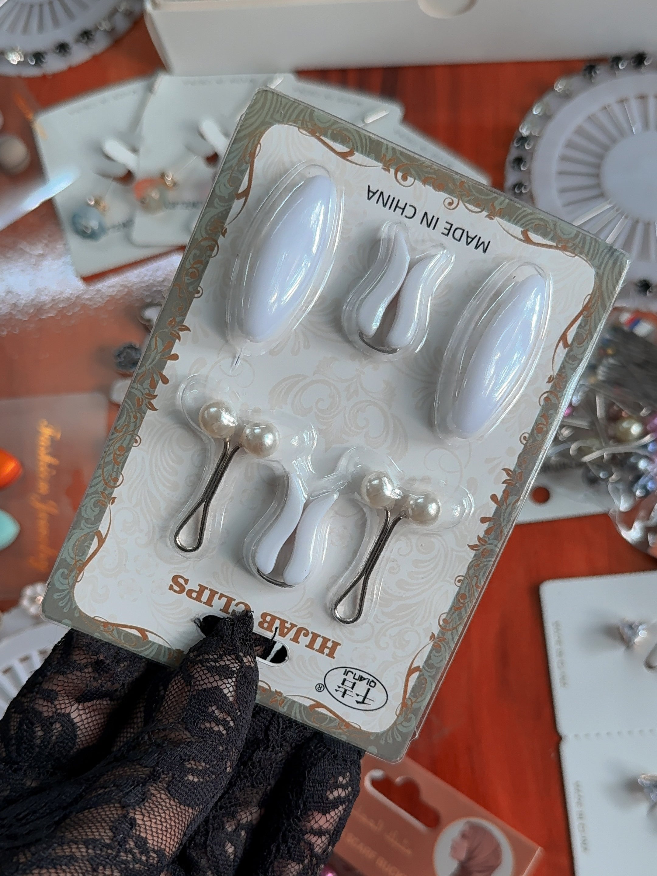 SET OF LOOP PINS AND NO SNAG SAFETY PINS