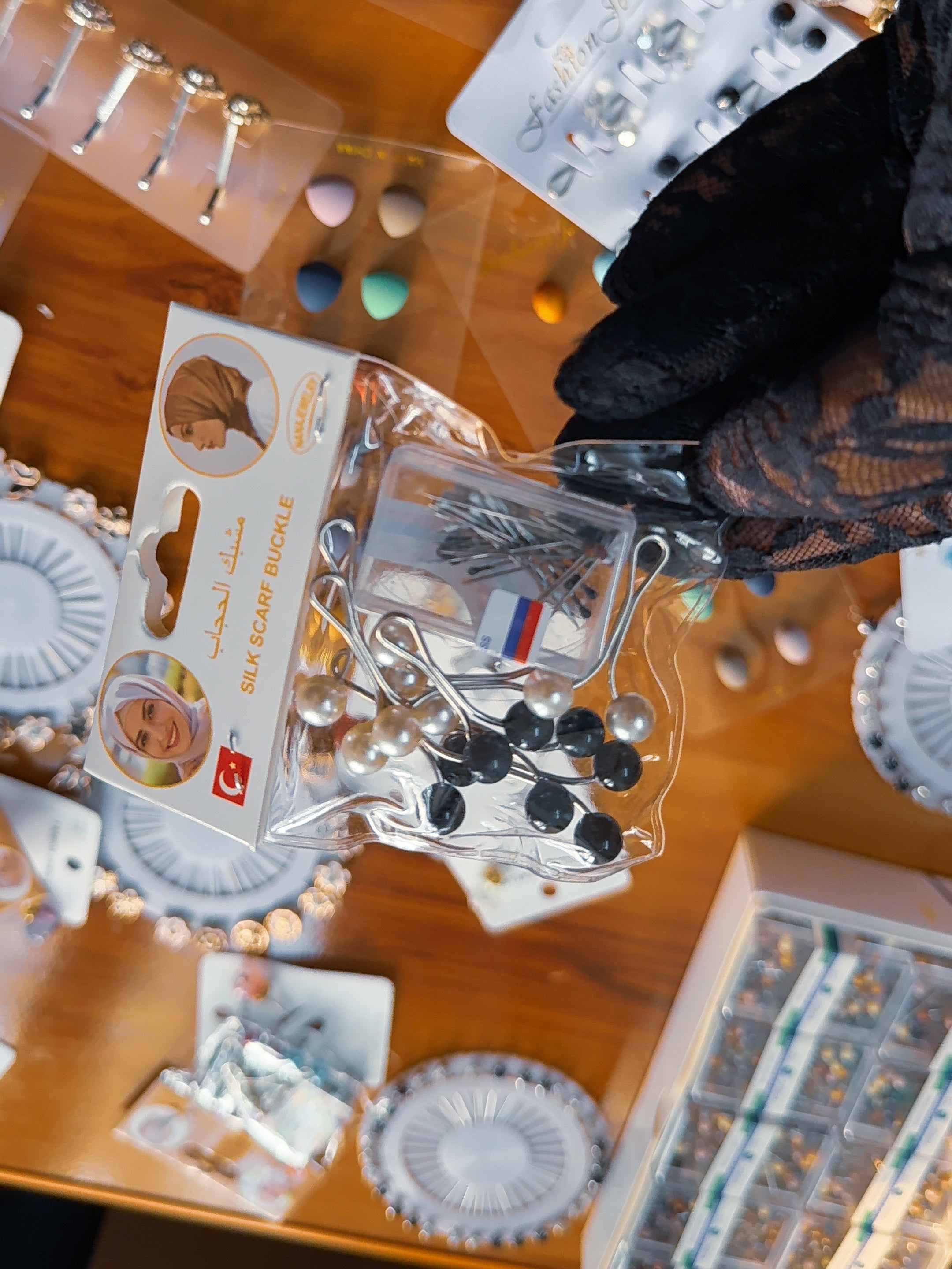SET OF HIJAB PINS AND LOOP PINS
