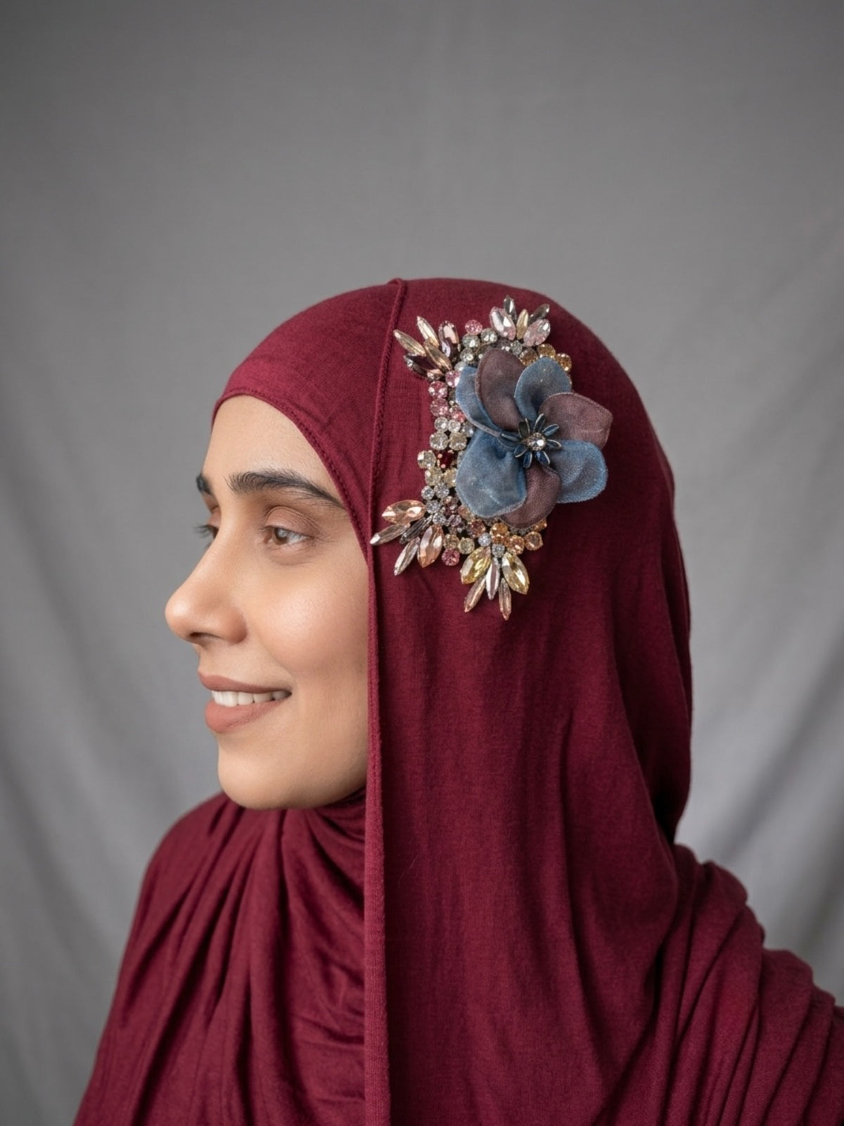 Instant Jersey Hijab with Embellished Floral Brooch – Pre-Stitched Slip-On Headscarf
