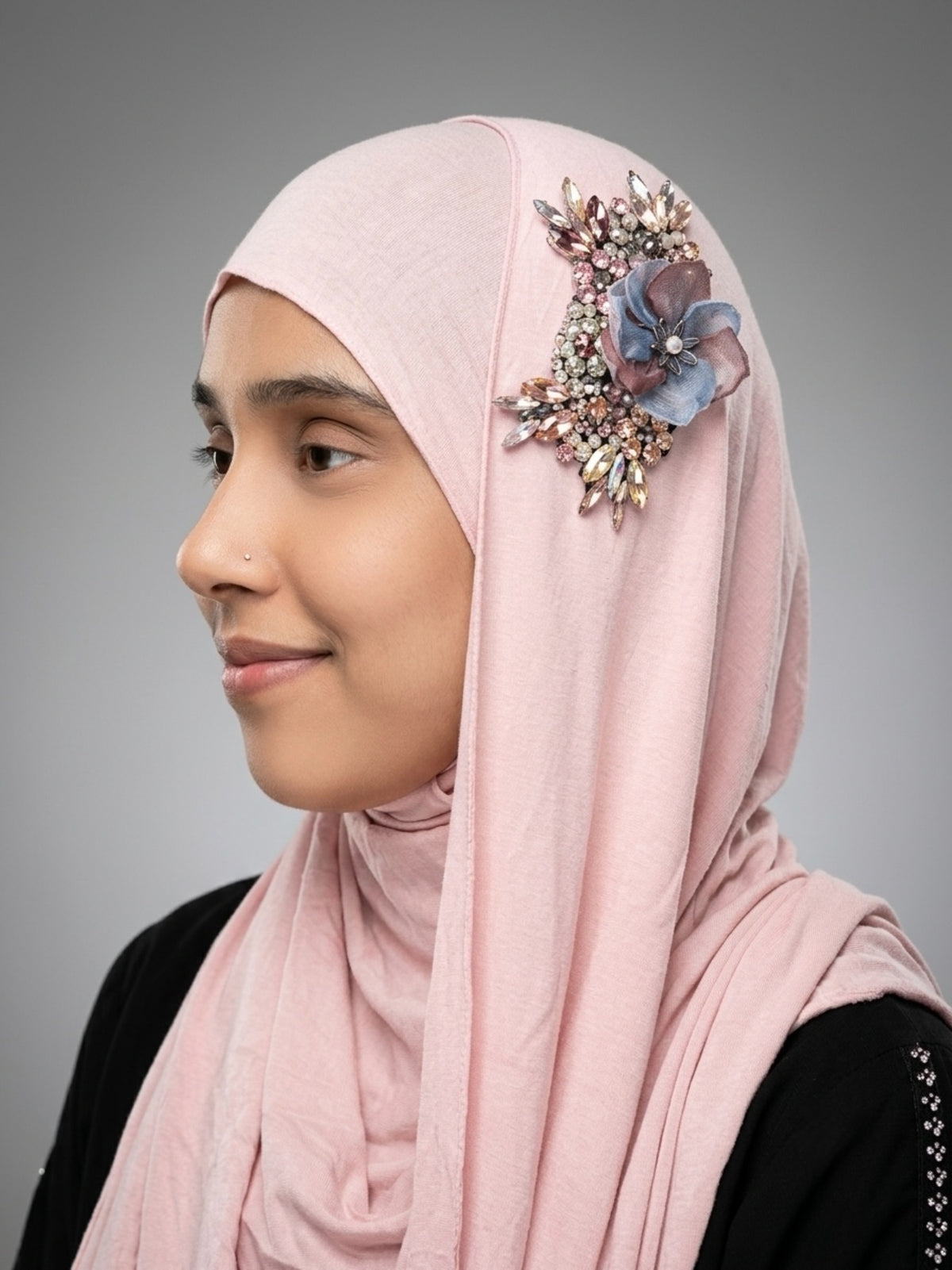 Instant Jersey Hijab with Embellished Floral Brooch – Pre-Stitched Slip-On Headscarf