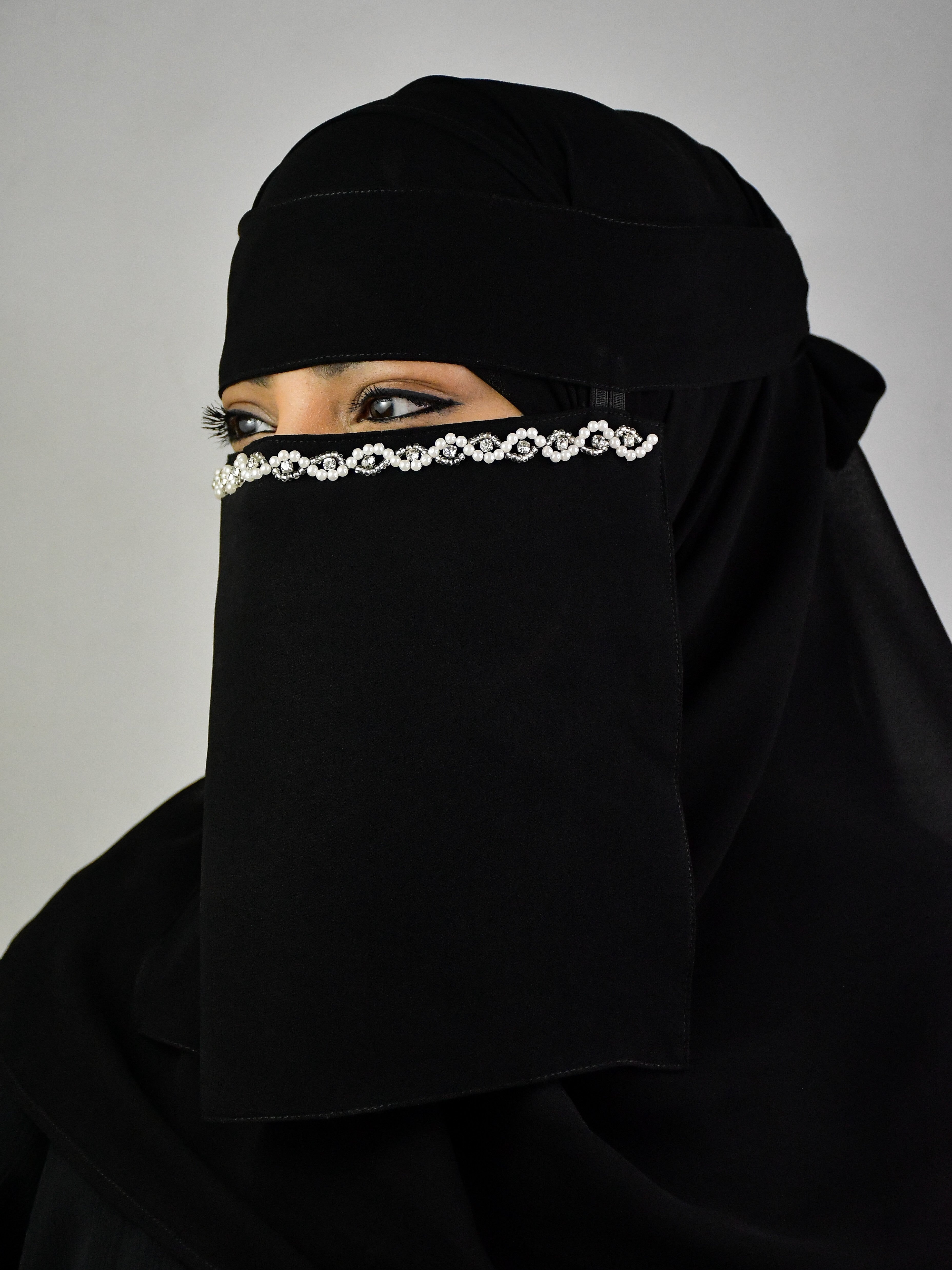 saudi niqab 
bridal niqab